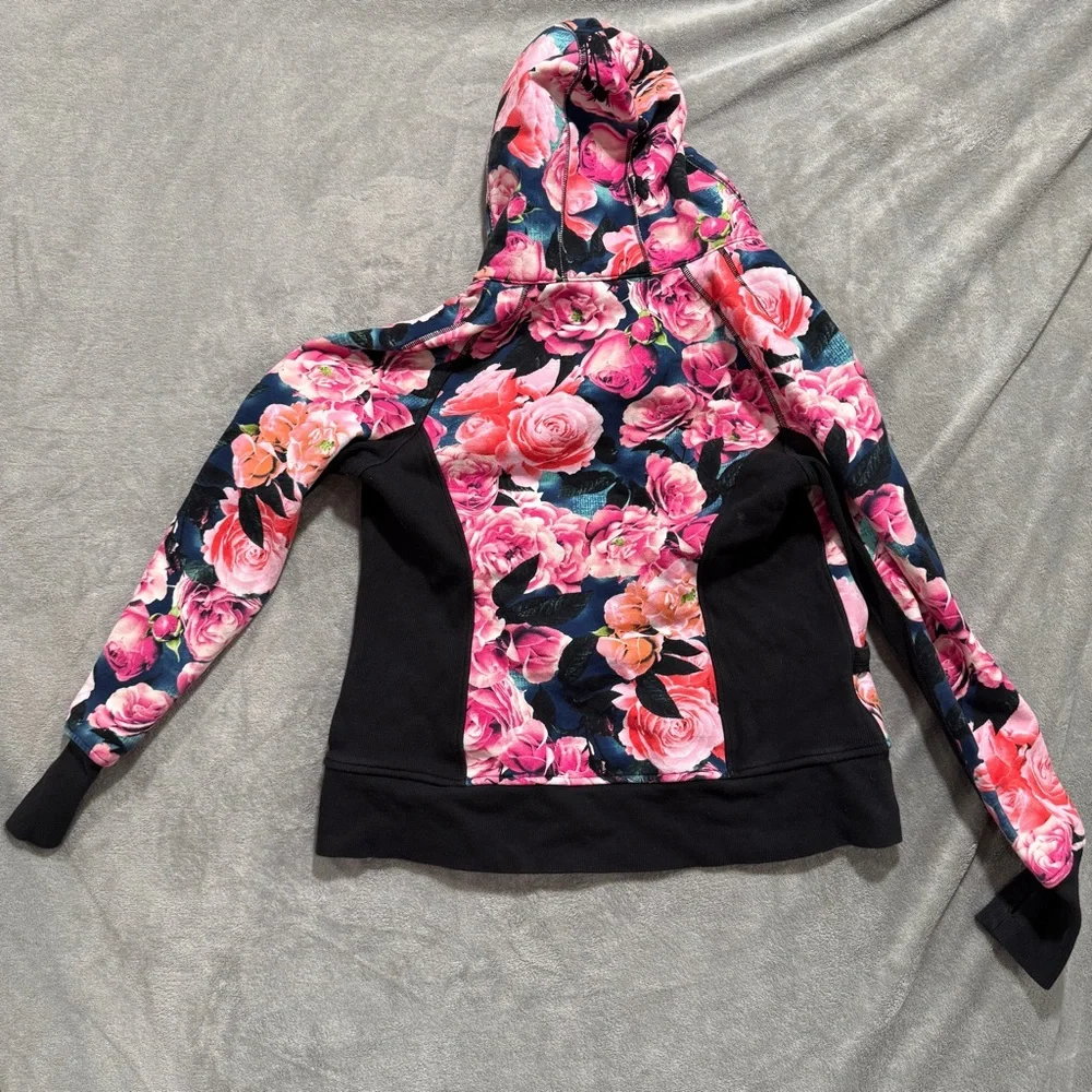Lululemon Scuba -Floral Zip Hoodie Jacket - women’s size 12 - Picture 6 of 6